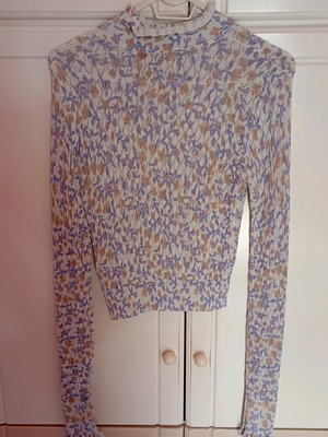 Zara pointelle top like new, thin knitted multicolor