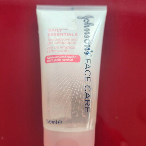 Johnson's Face and Eye Cleansing Gel 150ml new