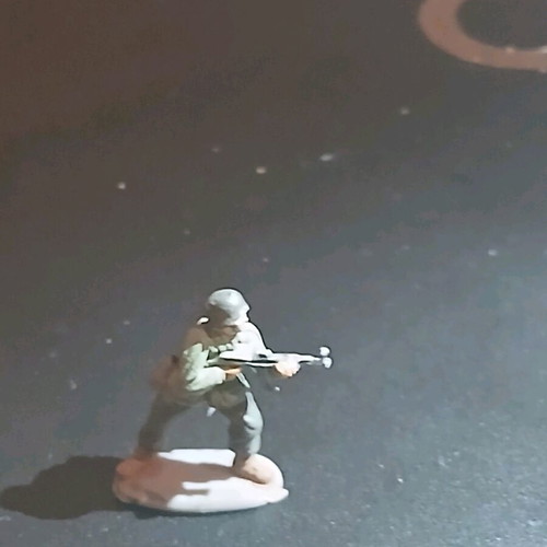 German infantry soldiers like new, scale 1/72, set of 10