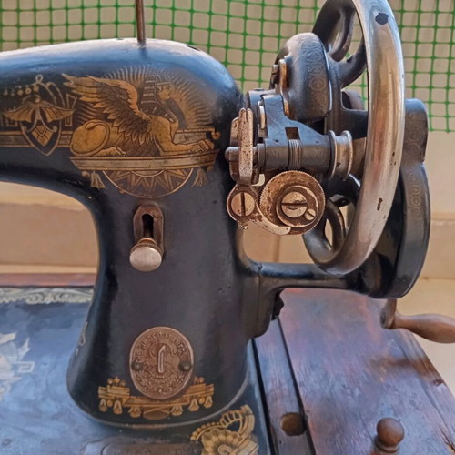 Singer sewing machine antique used