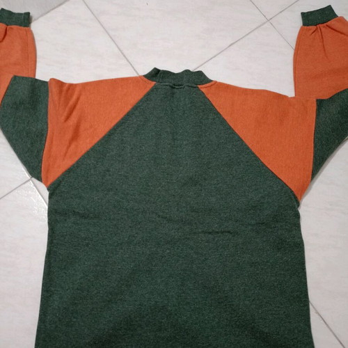 D&S Unisex Sweater Orange and Green Like New