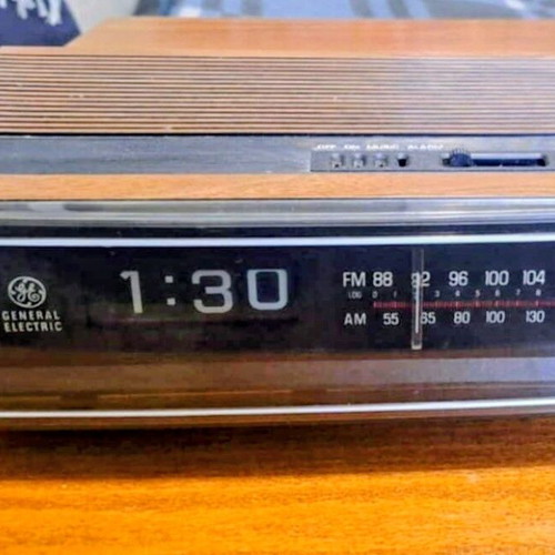 General Electric table clock 7-4305b used, analog, retro