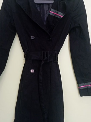 Feu Femme coat like new with unique sleeve and collar design, black, size M