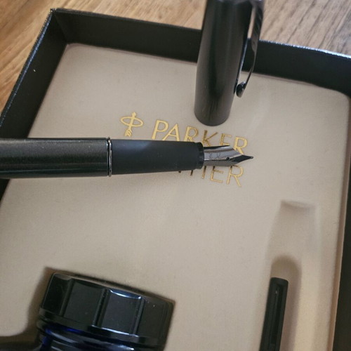 Parker pen with ink new