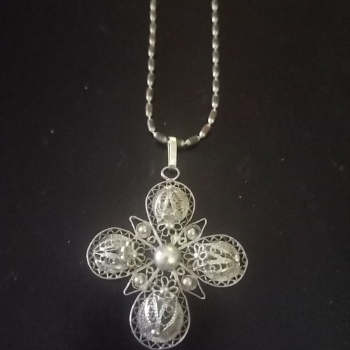 Silver cross 925 like new with chain