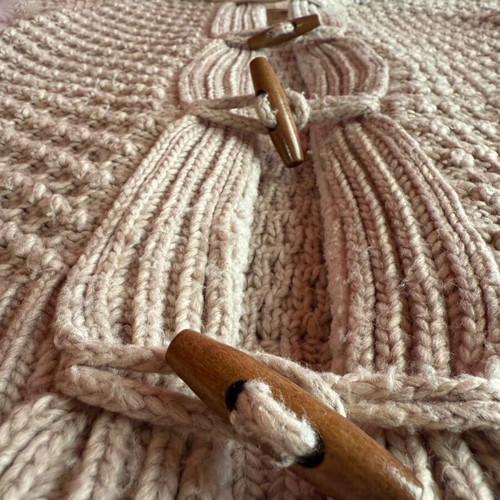 Zara knit sleeveless cardigan like new, beige with wooden buttons