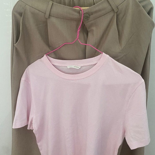 Stradivarius pants and Zara T-shirt like new, size medium