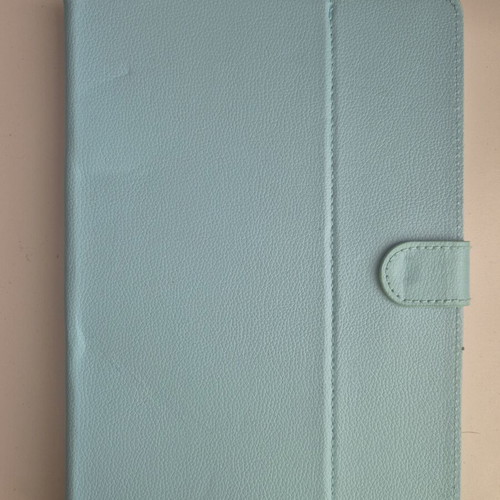Universal tablet case 10–11 inches like new with stand and magnetic closure