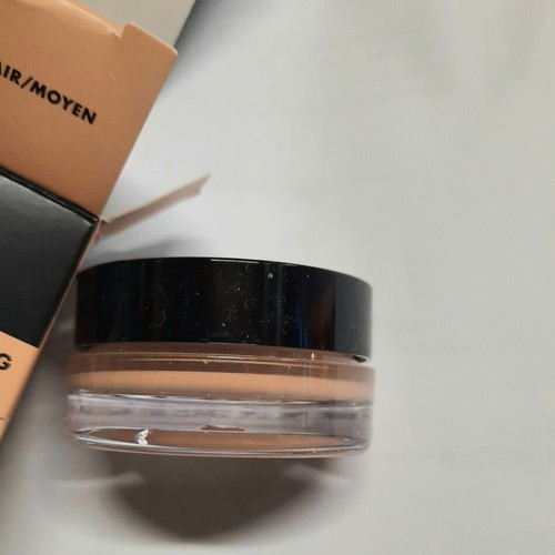 Elf concealer new, light/medium shade with squalane and hyaluronic acid