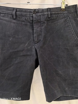 Βερμούδα Prada μέγεθος 48 (M/L) με σπασμένο κουμπί στην πίσω τσέπη