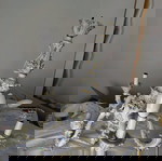 Πολύφωρο ιταλικής πορσελάνης ροκοκό μεταχειρισμένο με ανάγλυφα λουλούδια