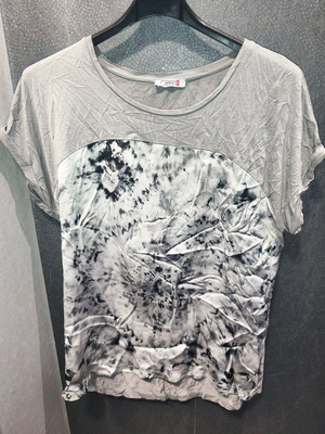 Carnaby short sleeve T-shirt with tie die marble effect like new