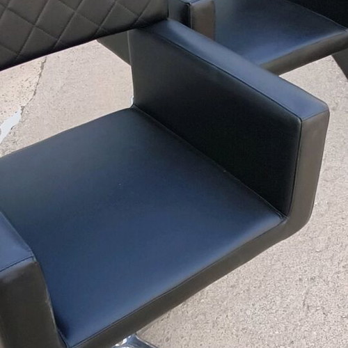 Vezzosi hair salon equipment from Italy like new, 3 chairs, 1 shampoo bowl