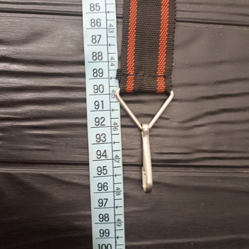 Adjustable fabric shoulder strap 95cm, black with red stripes