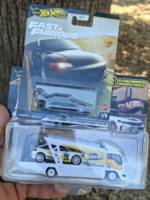 Hot Wheels 2026 Team Transport Legends Tour with '24 Honda Civic Type-R KAI and 1993 Honda Civic Coupe