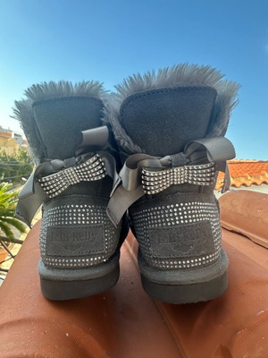 Lelli Kelly suede boots size 34 like new, grey with bow and rhinestones