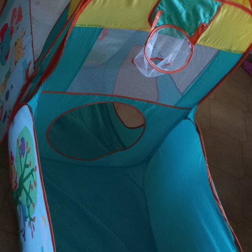 Children's Play Tent like new, easy to fold and store