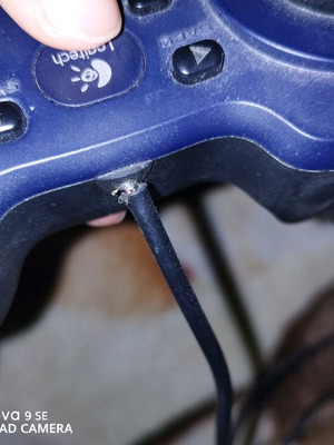 Logitech f310 controller used with right trigger sensitivity and worn cable