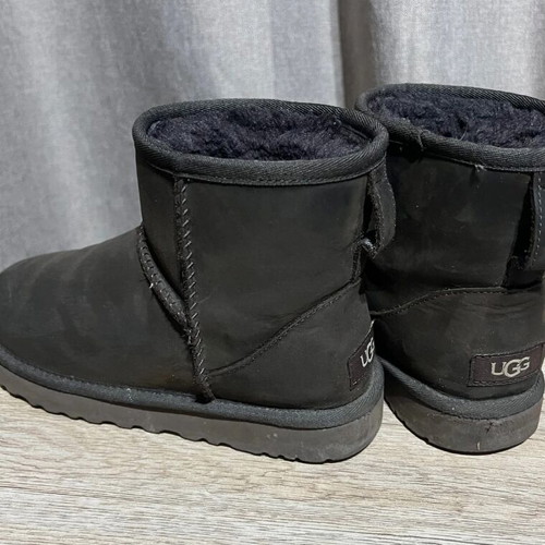 Ugg Classic Mini Boots used, waterproof leather, size 38 brown