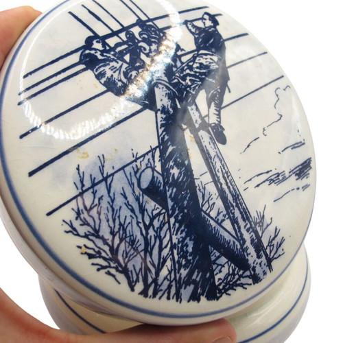 Delft porcelain box hand-painted like new, Sweden 1979