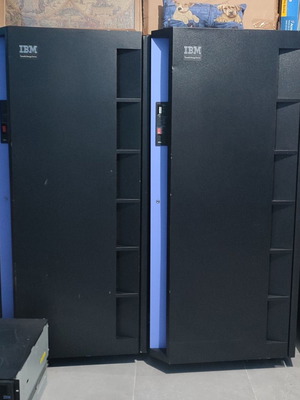 IBM 2105-B09 Versatile Storage Server 1998 used