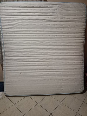 Memory foam mattress like new, dimensions 1.80×2.00