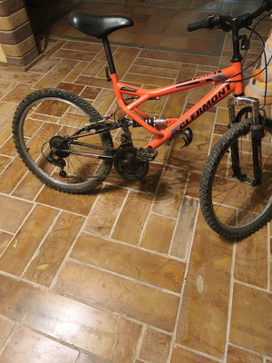 Clermont MTB bicycle like new, red