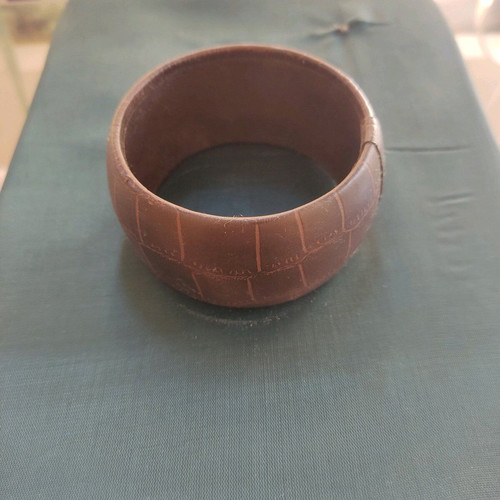 Brown bracelet made of leatherette like new