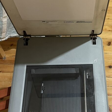 Hewlett Packard Scanjet 4890 photo scanner like new
