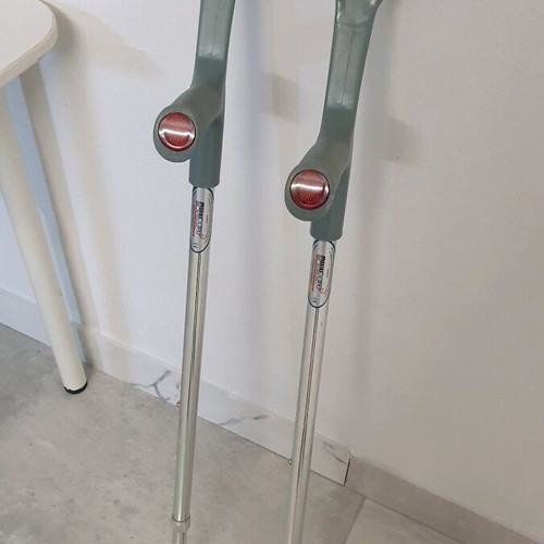 Aluminum elbow crutches like new, pair