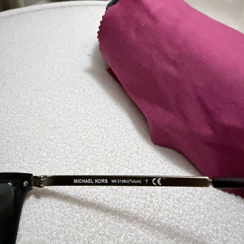 Michael Kors sunglasses like new, black