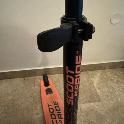 Scoot and Ride Highwaykick 3 LED scooter like new for kids 3+