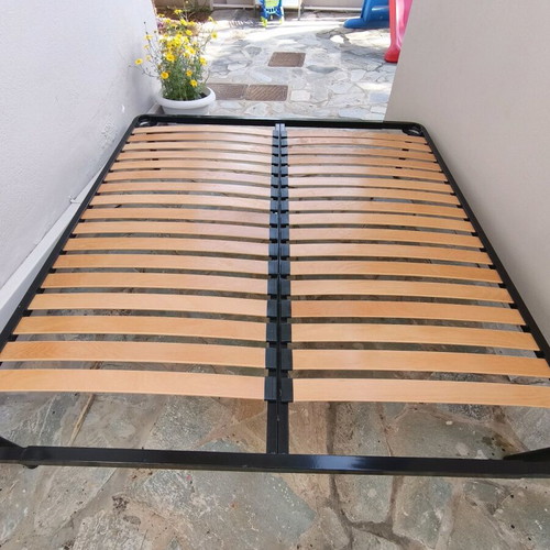 Anatomic bed frame with legs 1.80 x 2.00 like new