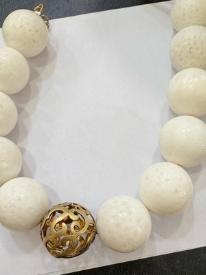 Bracelet white, like new