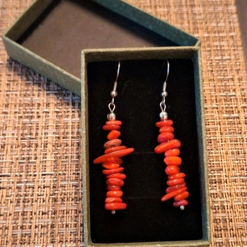 Dangling earrings with stones new, multicolored