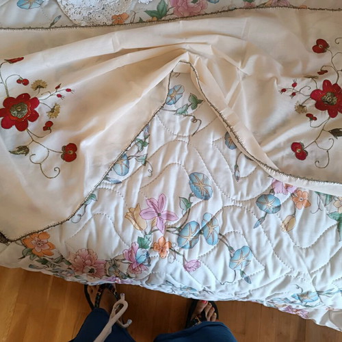 Handmade table runner like new