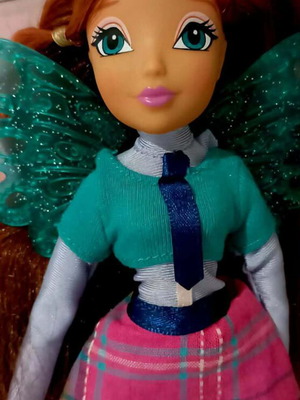 Winx Club Aisha Layla Fairy School doll like new with wings and authentic outfit