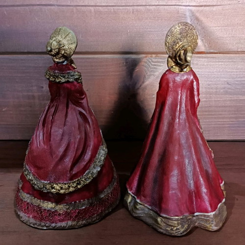 Vintage ladies of the era set of 2, like new