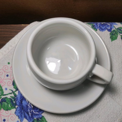 Vintage Ionia porcelain coffee cups like new, set of 4