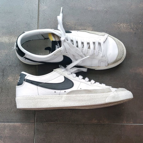 Nike Blazer Low '77 sneakers size 42 like new, black and white