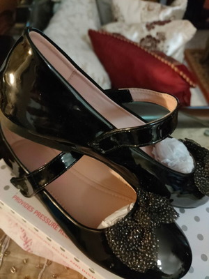 Marikelly ballerinas size 35 like new, black patent