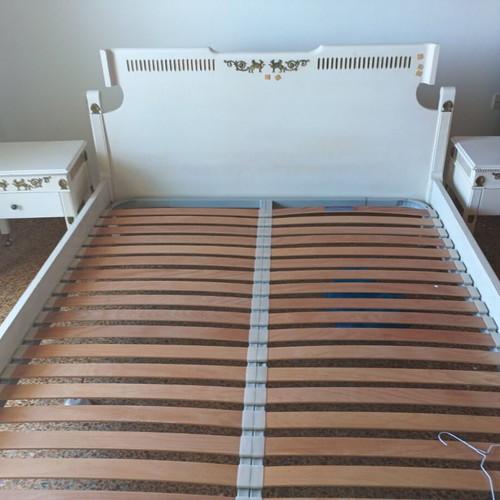 Bed with 2 nightstands used