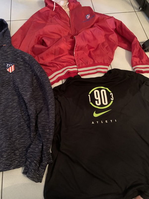 Atletico Madrid set Nike L tee, windbreaker and hoodie XL, like new