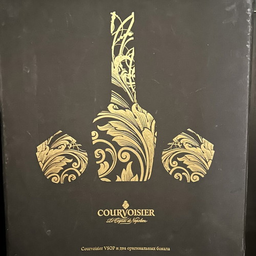 Courvoisier VSOP Cognac gift set with 2 glasses