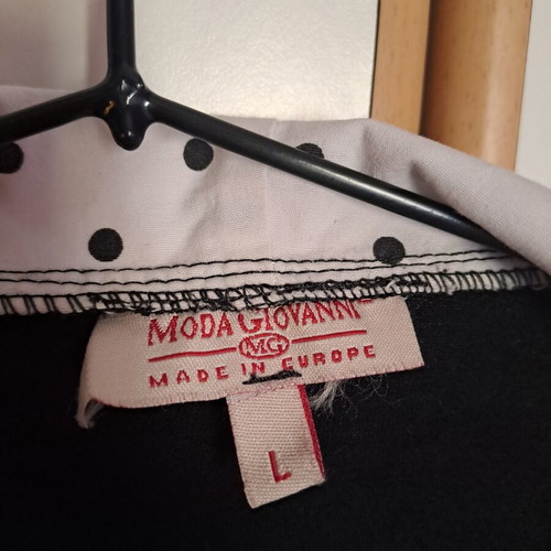 Polka dot top with built-in tie, black and white, size L