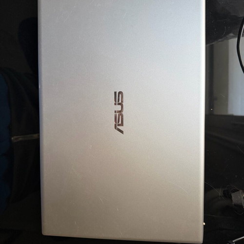 Laptop Asus Vivobook i3 8GB RAM like new