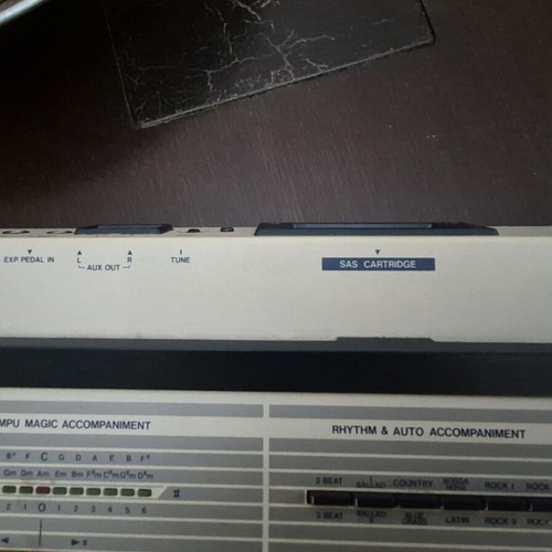 KORG synthesizer like new with case and memory cards