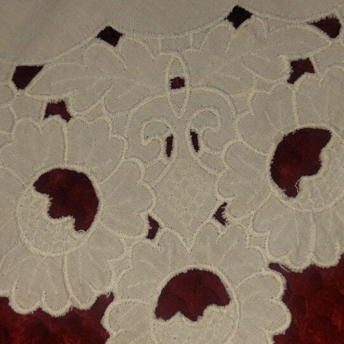 Cutwork handmade napkins set of 6 like new, 27x29 cm