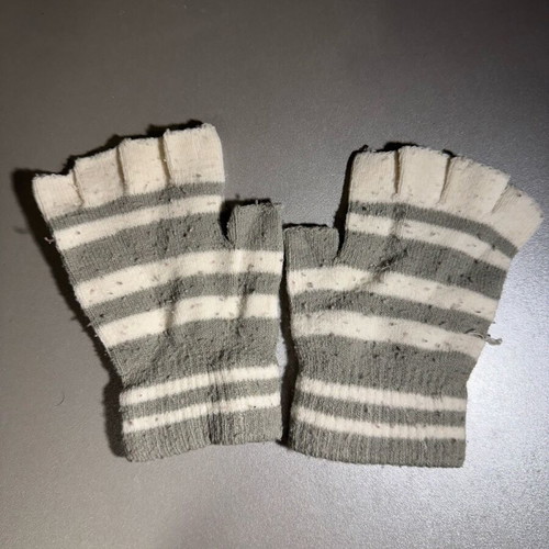 Winter half gloves used, white and gray