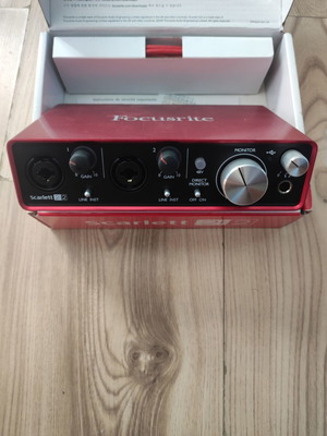 Focusrite Scarlett 2i2 2nd Gen audio interface like new